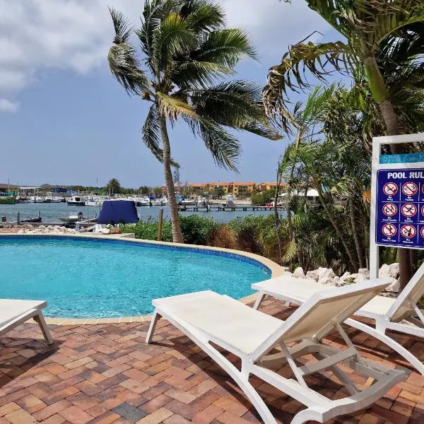 Luxury appt for 6: mesmerizing Spanish water view, ξενοδοχείο σε Jan Thiel