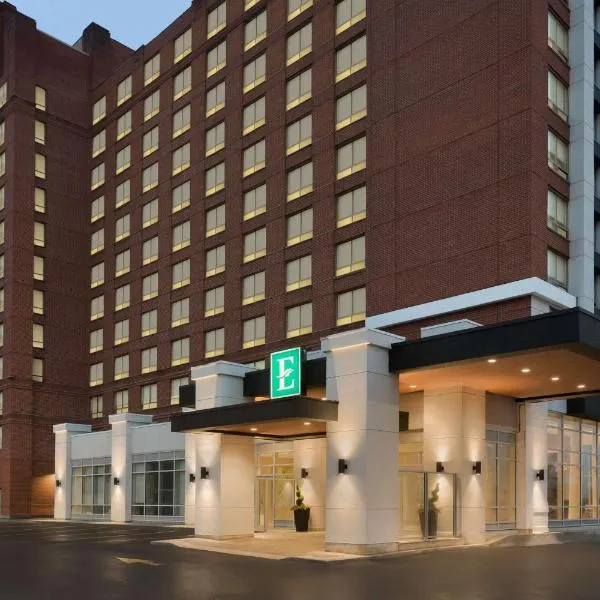 Embassy Suites By Hilton Toronto Airport, hotel in Toronto