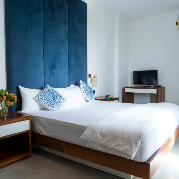 Four Petals Inn, hotel in Colombo