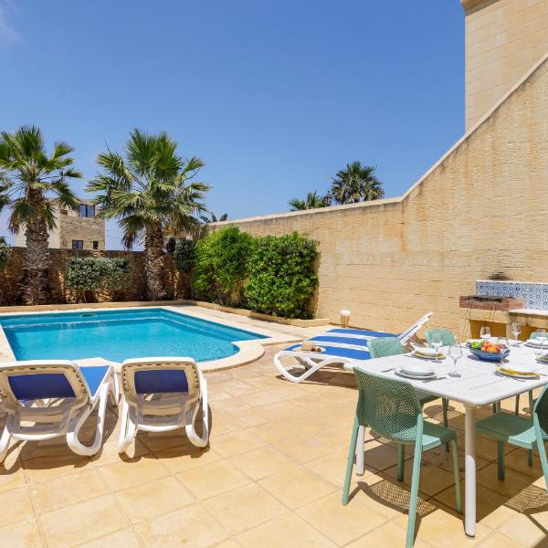 Dar ta' Censina Villa with Private Pool