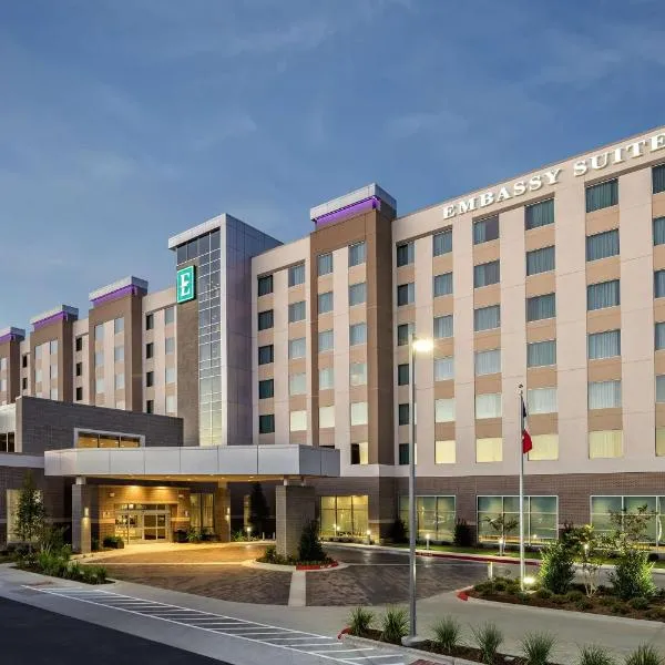 Embassy Suites By Hilton College Station、カレッジ・ステーションのホテル