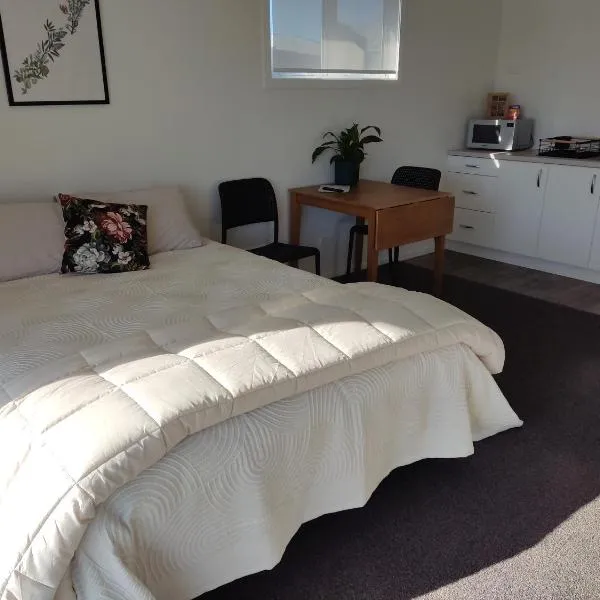 Studios On Carroll - ex Ferry Hotel, hotel in Wairoa