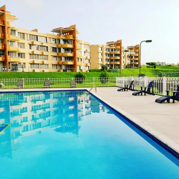 Pearl of the East in Ceiba with Ocean View and Private Rooftop, hotel in Santa Maria