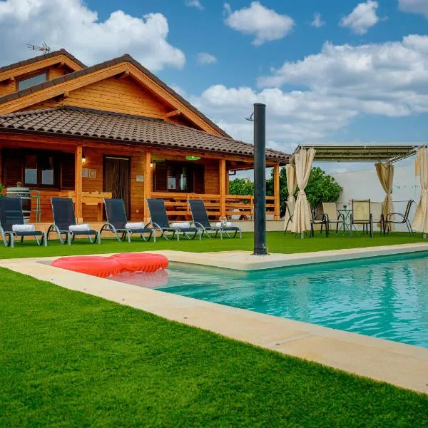 Madera y Miel Casa Rural con niños en Puy du Fou, hotel in Guadamur