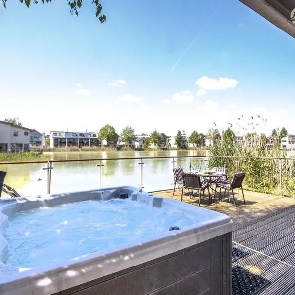 Howells Mere 27, Crane Lodge, hotel in Somerford Keynes