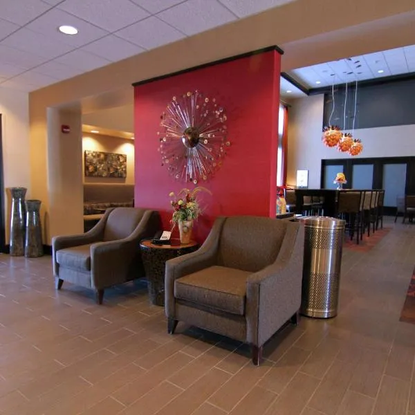 Hampton Inn & Suites Grand Forks, hotel v destinaci Grand Forks
