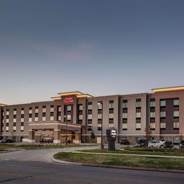 Hampton Inn & Suites-Wichita/Airport, KS, hôtel à Wichita