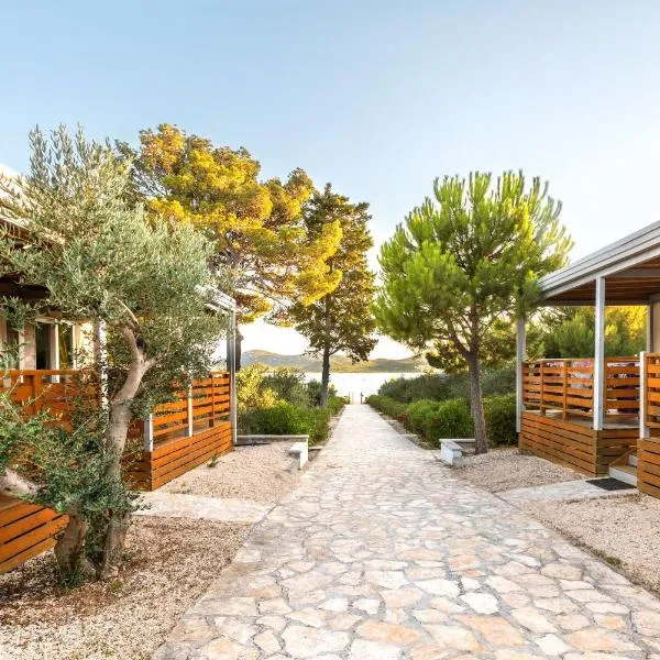 Eurocamp Mobile Homes at Campsite Ljutic, hotel in Biograd na Moru