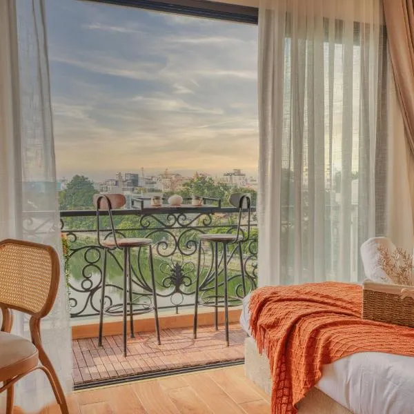 iRest Orange Tay Ho Lakeside Apartment, hotel in Hanoi