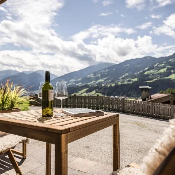 VIEW4TWO / Chalet-Apartment Zillertal, hotel in Hart im Zillertal