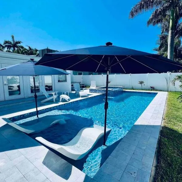 Designer Pool & Family Dream Home, ξενοδοχείο στο Χόλιγουντ