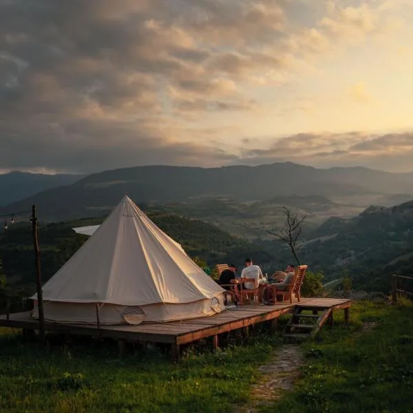 Alereks Mountain Camping โรงแรมในDsegh