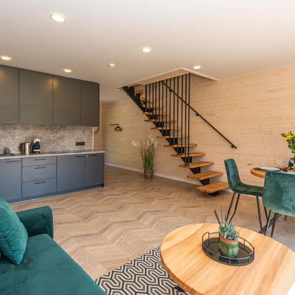 Sodyba pas Brolius - Mažasis Namelis - Entire Barn House 85m2, hotel in Priekulė