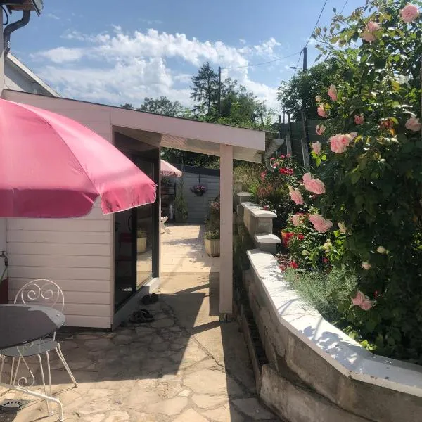 MAISON DES LILAS, hotel in Bellerive-sur-Allier