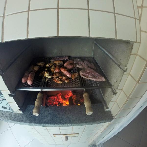 Cantinho do Churrasco - Varanda Gourmet a 60 mts praia