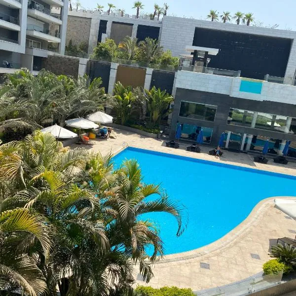 Luxury 3BR Pool View Near Airport!, hotel a Il Cairo