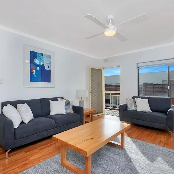 Moments on Moseley Glenelg, khách sạn ở Glenelg