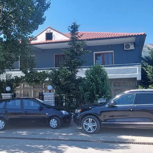 Wild River Guesthouse, hôtel à Përmet