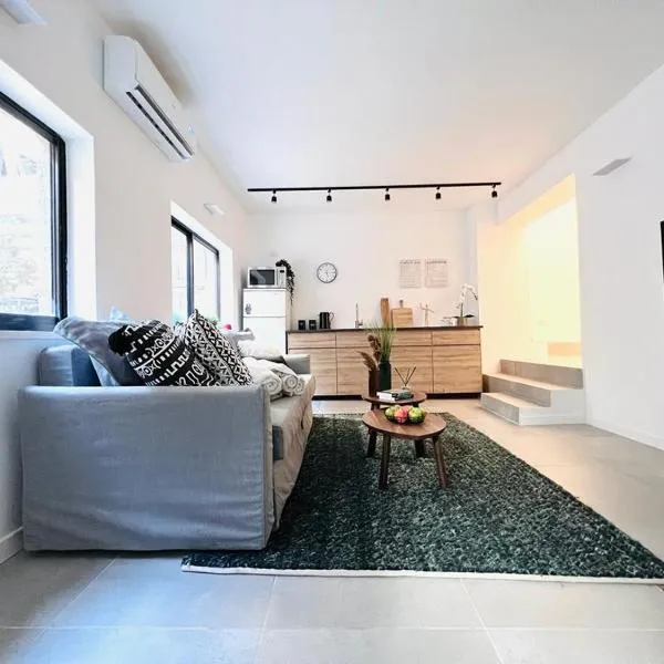 Florentine modern apartment with cool private terrace, hotell sihtkohas Tel Aviv