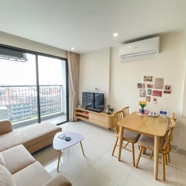 It Dust Homestay 2 - The Wooden Apartment、ハノイのホテル