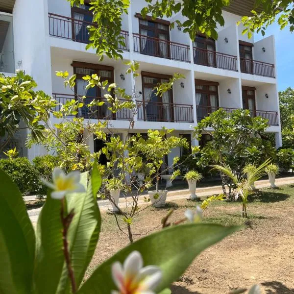 Amanda Beach Resort, hotel di Pasikuda