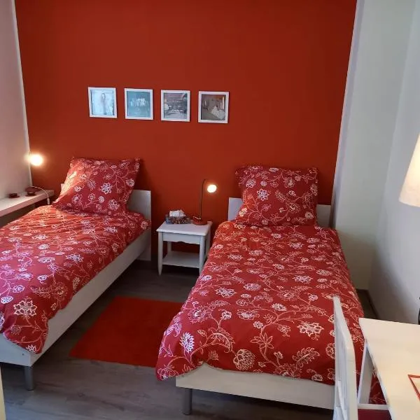 Oase im Südosten Leipzigs - schöne, ebenerdige 2-Raum-Apartments mit Stellplatz und Terrasse, מלון בלייפציג