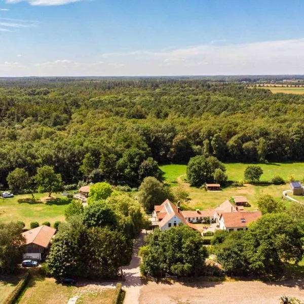 Hoeve de Knol, hotel in Holthees