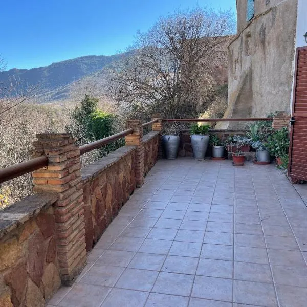 Villa Nadimar - Casa rural con terraza magnífica y 4 habitaciones, Hotel in Benecid