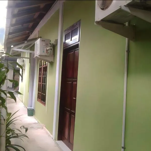 Penginapan Asri Guest house, hotel in Tadore
