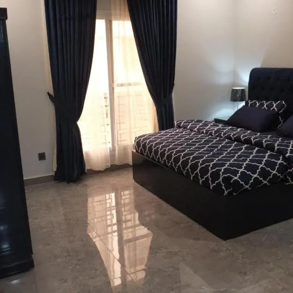 luxurious Family Apartment, hotel in Karachi