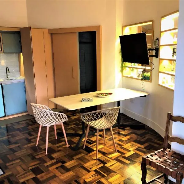 Apto MILAO na Vila Paraíso, prático e relaxante, hotel in Maringá