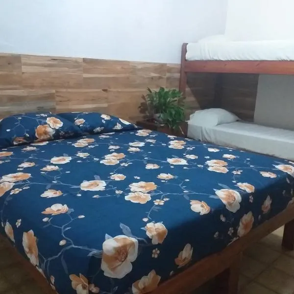 Residencial Santiago Habitaciones Hotel bed & break fast, hotell i Posadas