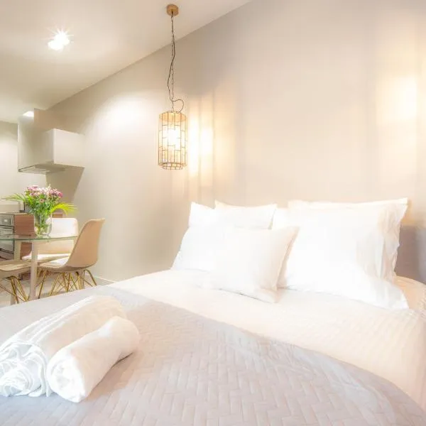 Newly build Art Utopia appartment 10min from Rotterdam Central City app1, ξενοδοχείο σε Schiedam