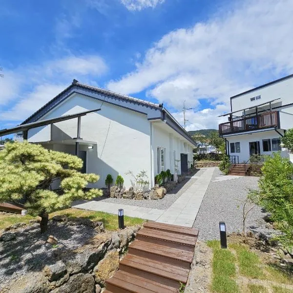 Baerongnamu Private Stay, hotel in Seogwipo