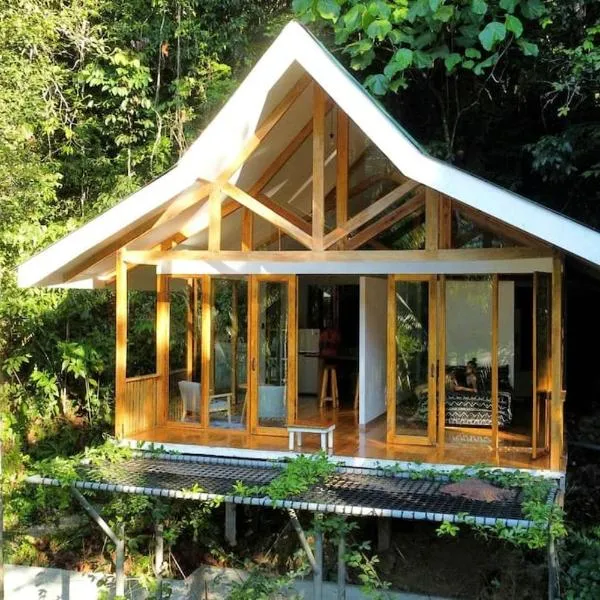 Remote Home near Secret Lagoon with Motorcycle, hôtel à Siquijor