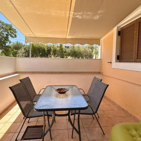 Cosy summer studio by the sea in Ireo, Samos, hotel v destinaci Iraion