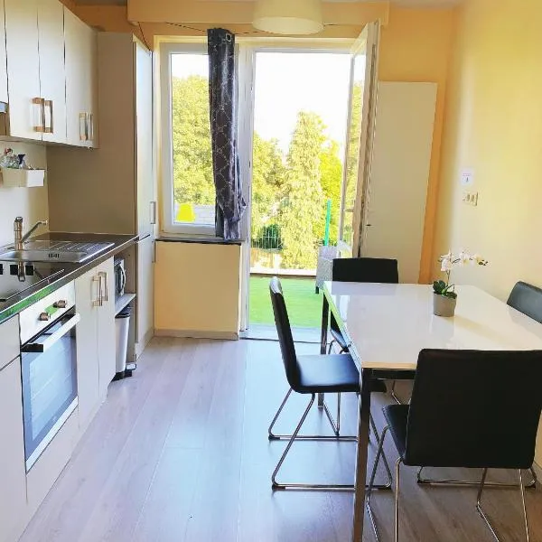 Sweet home with big terrace, hotel v Bruselu