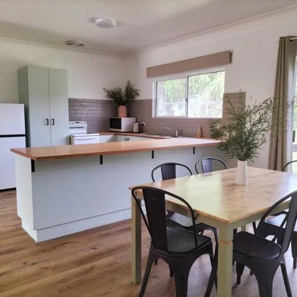 Spacious, Modern & Central, hotel u gradu Aterton