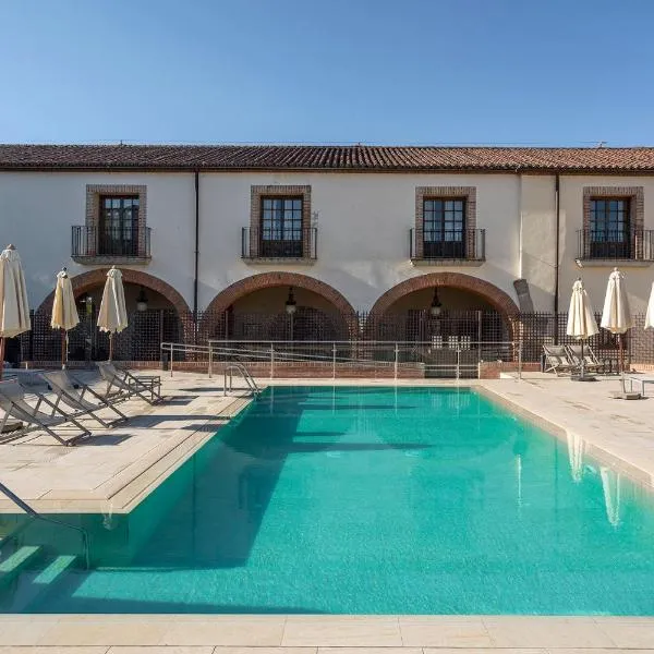 Parador de Plasencia, hotel u gradu Plasensija
