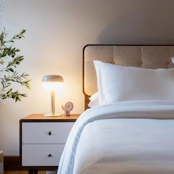 Spacious Stay near Yale in Downtown New Haven, hotel in New Haven