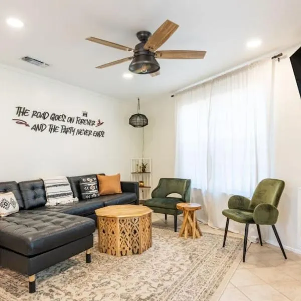 Downtown Pearl Bungalow at Beer Ranch Project、ウィンバリーのホテル