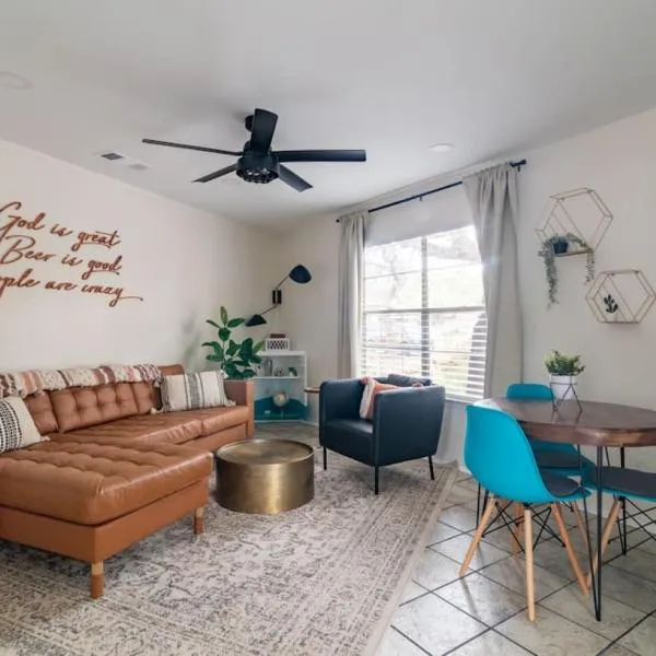 Downtown Lonestar Bungalow at Beer Ranch Project、ウィンバリーのホテル