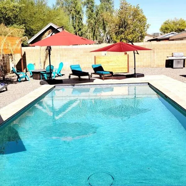 Mesa Oasis Private Pool Spacious! 10+ guests 7 Beds New, Great Location!, hôtel à Mesa