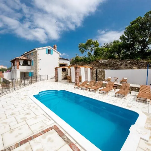 Villa Copun with heated pool, hotel v Rabu