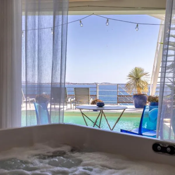 LES SUITES LOVE 1 SPA VUE MER PISCINe, hôtel à Marseille