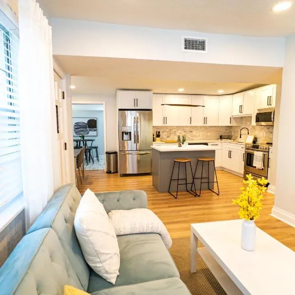 Chic & Stylish Central Location, Hotel in Tampa