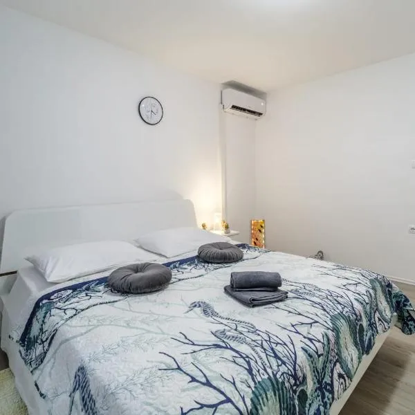 Beautiful apartment Lena, hotel in Split