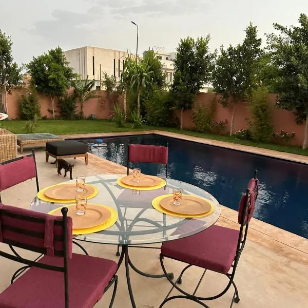 Villa avec pool privé avenue Mohamed 6 zone touristique Agdal، فندق في مراكش