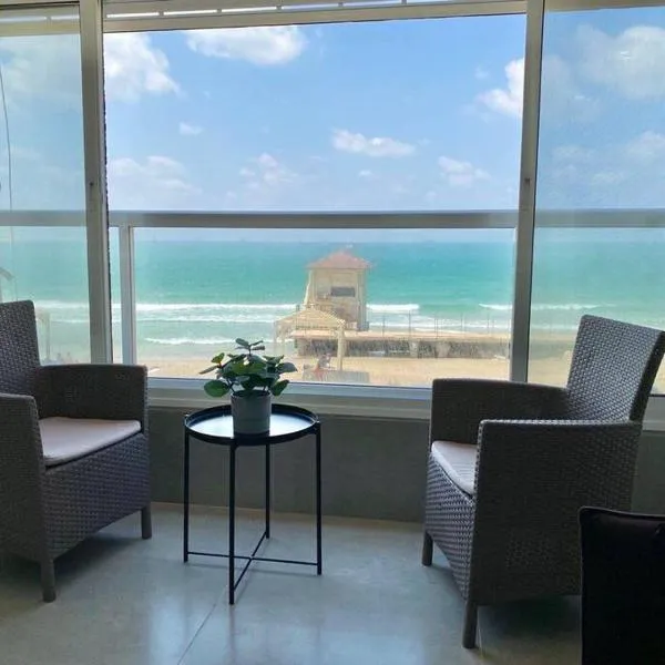 Seaside cozy apartment, hotel em Haifa