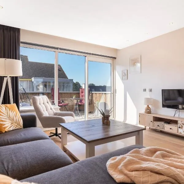 Luxury Apartment near Utrecht & Amsterdam, Hotel in Breukelen